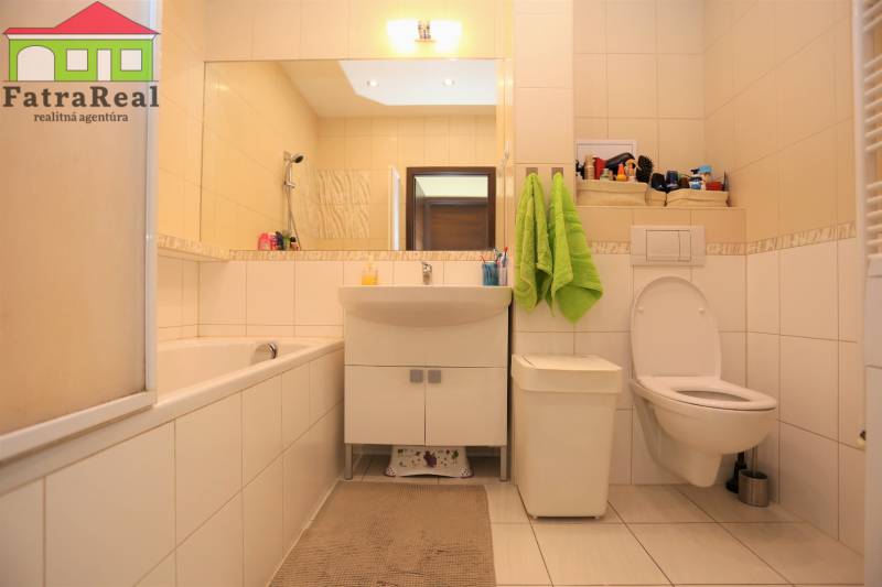 5. kúpeľňa s WC